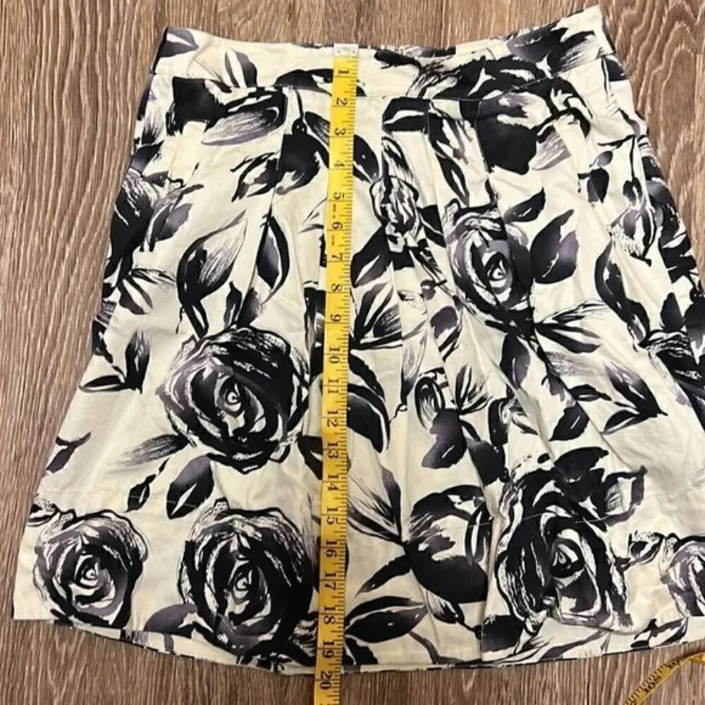 CAbi Rosie Floral Pleated Skirt Women Side Pockets Ivory and Purple